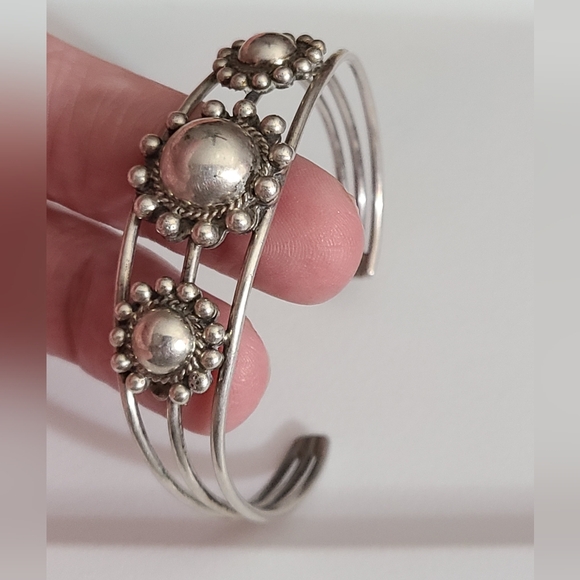 Vintage Native American Southwestern Sterling Cuff Bracelet 72.3G